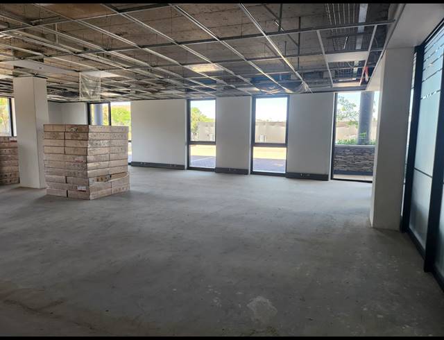 672M² OFFICE TO LET IN VORNA VALLEY